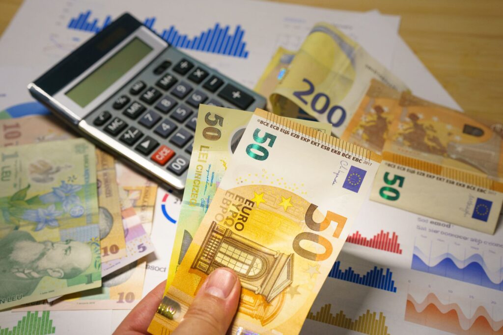 Money Market vs Savings Account: Where Should You Park Cash in 2026?