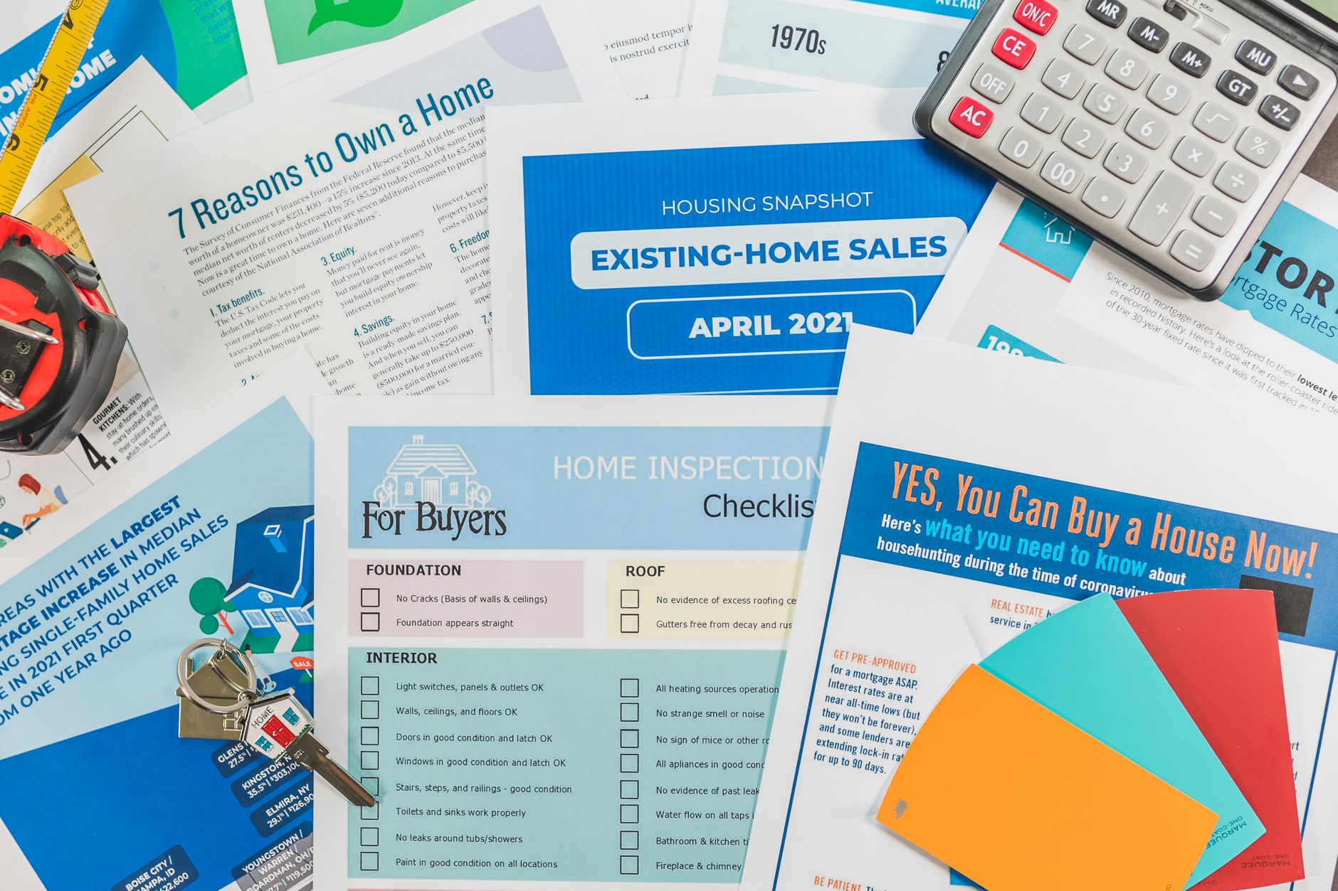 A checklist with items labeled diversification, passive income, low entry cost, and long‑term growth, representing the key benefits of investing in REITs