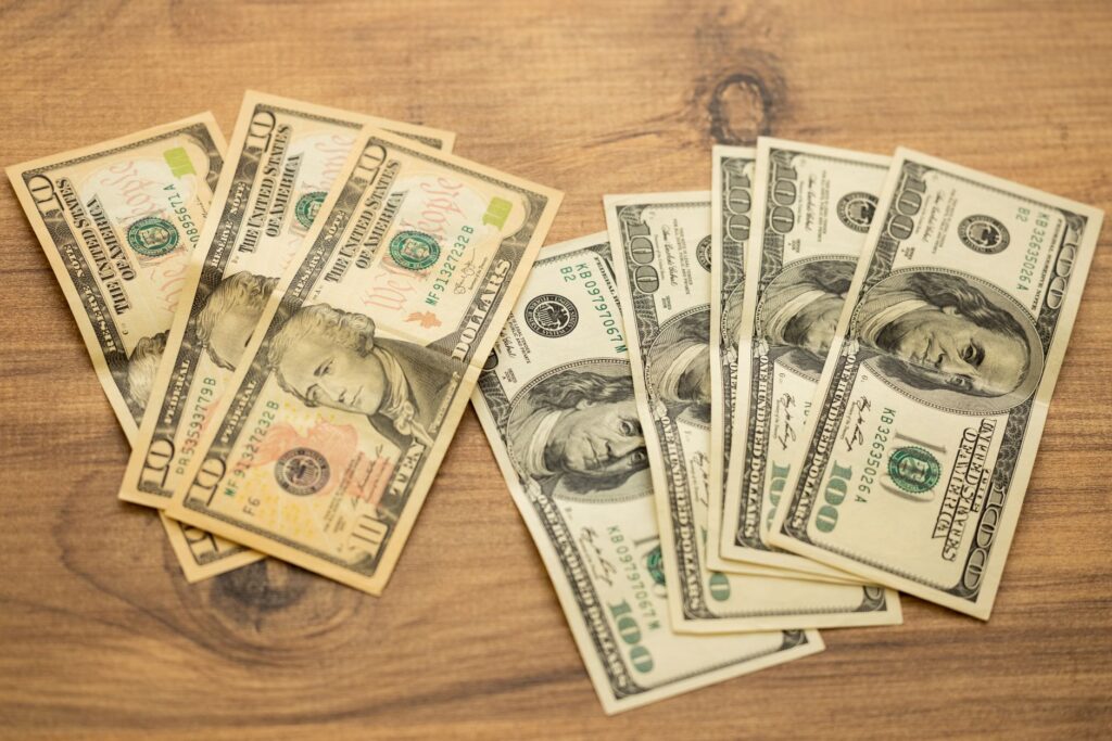 Private vs Federal Student Loans: Which Should You Choose?