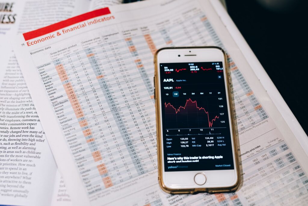 What Is a Robo-Advisor and Should You Use One Instead of DIY Investing?